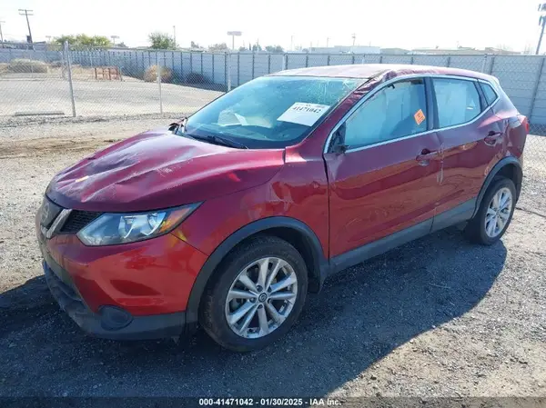 JN1BJ1CP4KW217395 2019 NISSAN ROGUE - Image 2