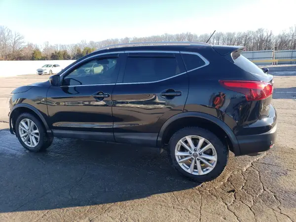 JN1BJ1CP4KW235993 2019 NISSAN ROGUE - Image 2