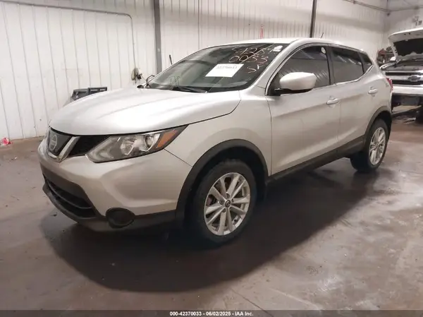 JN1BJ1CP4KW526963 2019 NISSAN ROGUE - Image 2