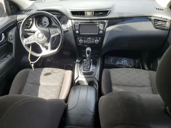 JN1BJ1CP5HW000172 2017 NISSAN ROGUE - Image 8