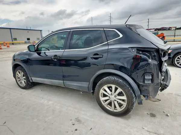 JN1BJ1CP5HW004674 2017 NISSAN ROGUE - Image 2
