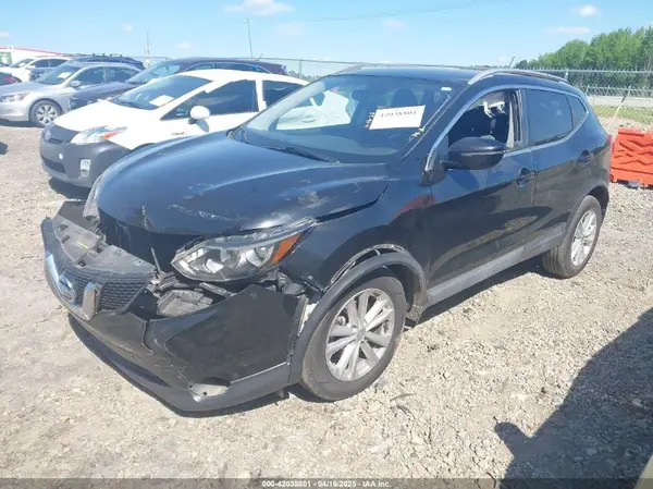JN1BJ1CP5HW005064 2017 NISSAN ROGUE - Image 2