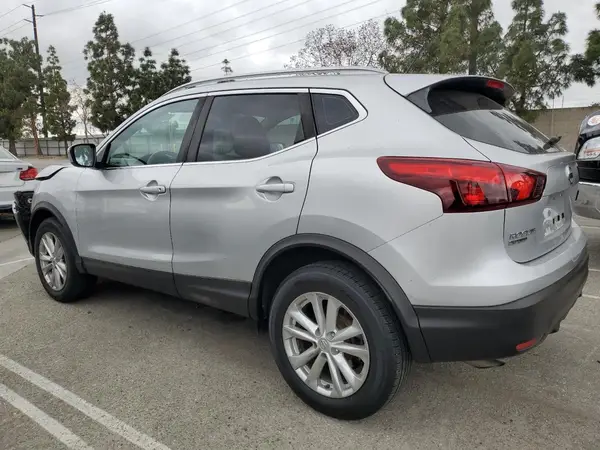 JN1BJ1CP5HW005341 2017 NISSAN ROGUE - Image 2