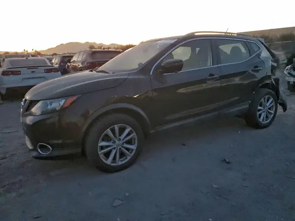 JN1BJ1CP5HW005808 2017 NISSAN ROGUE - Image 1