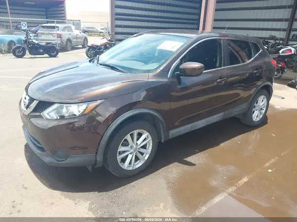 JN1BJ1CP5HW006988 2017 NISSAN ROGUE - Image 2