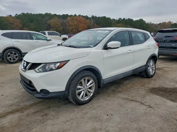 JN1BJ1CP5HW009745 2017 NISSAN ROGUE - Image 1