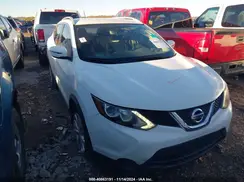 JN1BJ1CP5HW010765 2017 NISSAN ROGUE