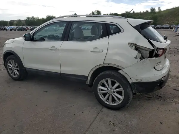 JN1BJ1CP5HW010989 2017 NISSAN ROGUE - Image 2
