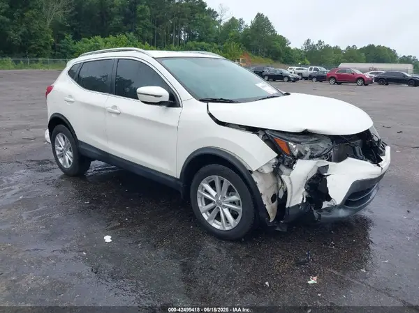 JN1BJ1CP5HW011012 2017 NISSAN ROGUE - Image 1