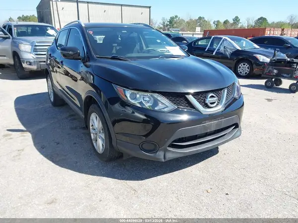 JN1BJ1CP5HW015500 2017 NISSAN ROGUE - Image 1