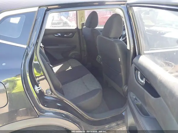 JN1BJ1CP5HW015500 2017 NISSAN ROGUE - Image 8