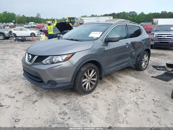 JN1BJ1CP5HW016436 2017 NISSAN ROGUE - Image 2