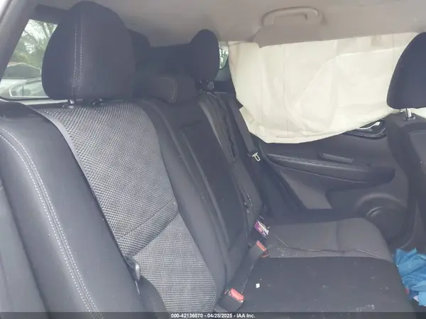 JN1BJ1CP5HW016436 2017 NISSAN ROGUE - Image 8