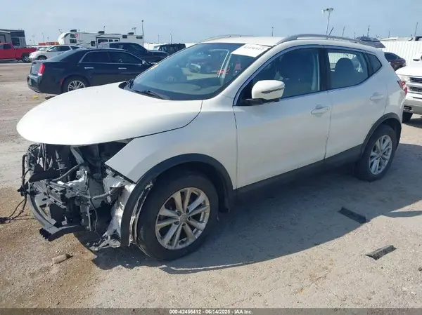 JN1BJ1CP5HW017053 2017 NISSAN ROGUE - Image 2