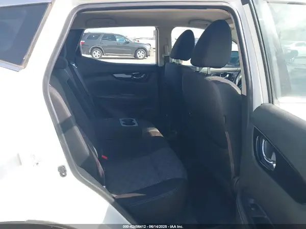 JN1BJ1CP5HW017053 2017 NISSAN ROGUE - Image 8