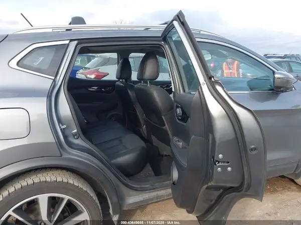 JN1BJ1CP5HW018963 2017 NISSAN ROGUE - Image 8
