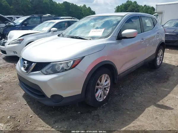 JN1BJ1CP5HW019904 2017 NISSAN ROGUE - Image 2