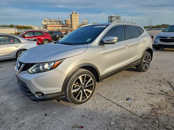JN1BJ1CP5HW025105 2017 NISSAN ROGUE - Image 1