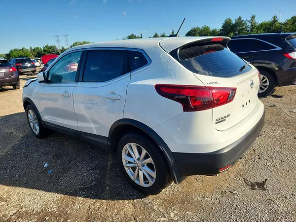 JN1BJ1CP5HW025685 2017 NISSAN ROGUE - Image 2