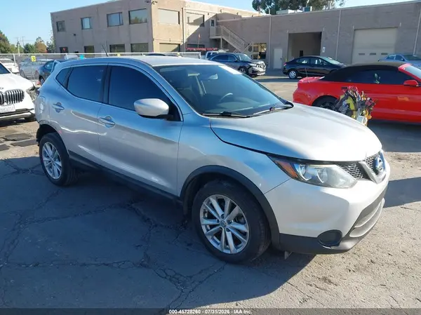 JN1BJ1CP5HW028893 2017 NISSAN ROGUE - Image 1