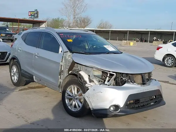 JN1BJ1CP5HW030515 2017 NISSAN ROGUE - Image 1