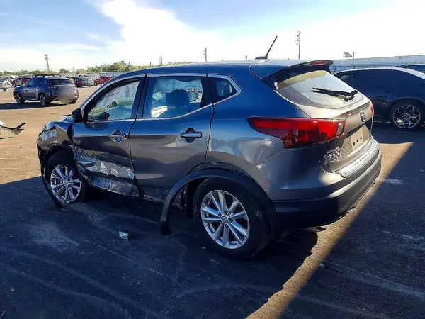 JN1BJ1CP5HW033074 2017 NISSAN ROGUE - Image 2