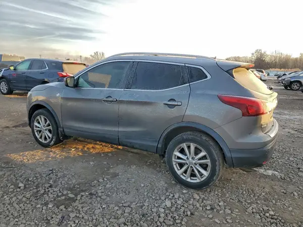JN1BJ1CP5HW033981 2017 NISSAN ROGUE - Image 2