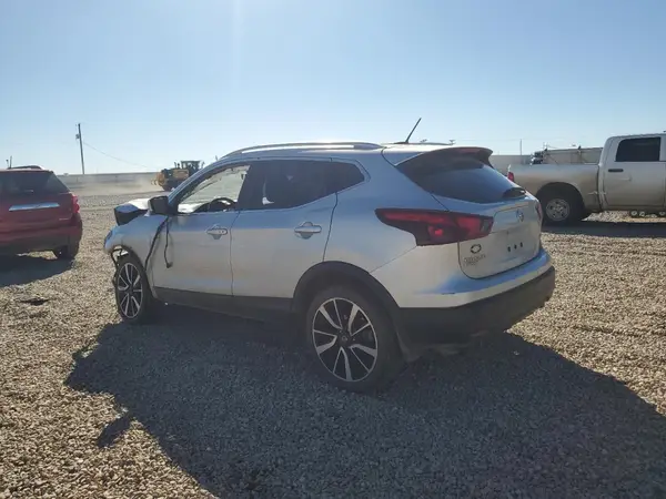 JN1BJ1CP5HW034287 2017 NISSAN ROGUE - Image 2
