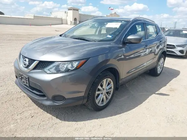 JN1BJ1CP5HW036167 2017 NISSAN ROGUE - Image 2