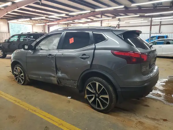 JN1BJ1CP5JW100567 2018 NISSAN ROGUE - Image 2