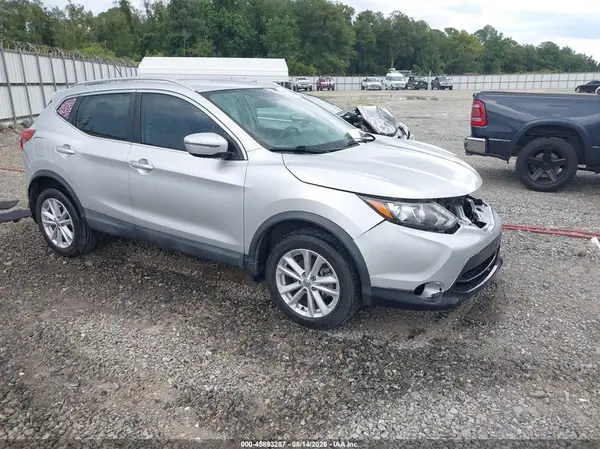 JN1BJ1CP5JW101993 2018 NISSAN ROGUE - Image 1