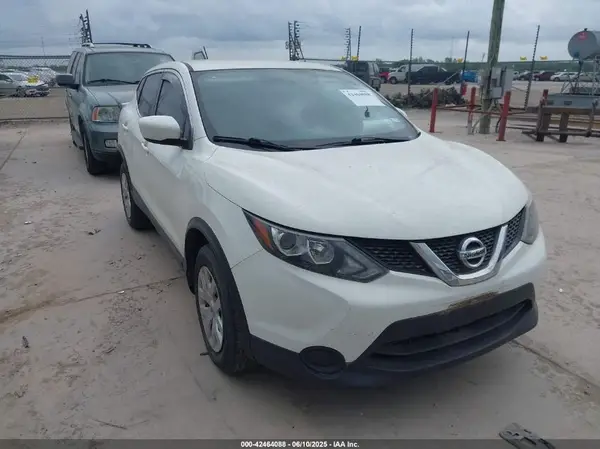 JN1BJ1CP5JW103615 2018 NISSAN ROGUE - Image 1