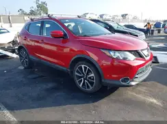 JN1BJ1CP5JW153477 2018 NISSAN ROGUE