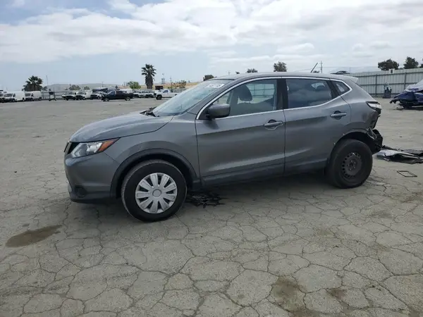JN1BJ1CP5JW155925 2018 NISSAN ROGUE - Image 1