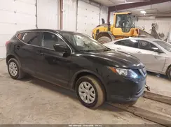 JN1BJ1CP5JW156671 2018 NISSAN ROGUE