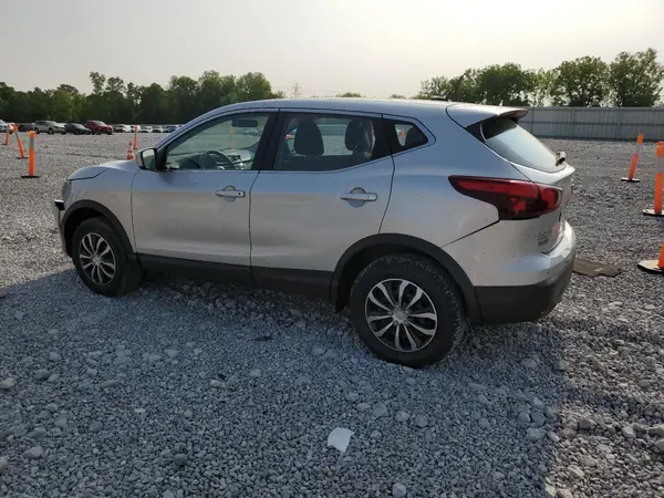 JN1BJ1CP5JW156900 2018 NISSAN ROGUE - Image 2