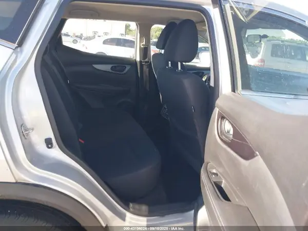 JN1BJ1CP5JW157030 2018 NISSAN ROGUE - Image 8