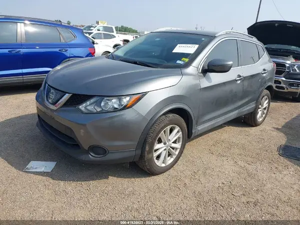 JN1BJ1CP5JW157836 2018 NISSAN ROGUE - Image 2