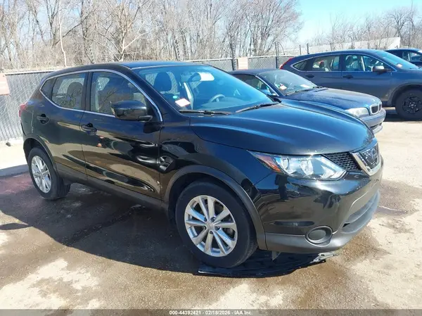 JN1BJ1CP5JW161546 2018 NISSAN ROGUE - Image 1