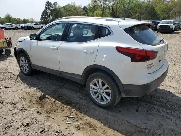 JN1BJ1CP5JW164382 2018 NISSAN ROGUE - Image 2