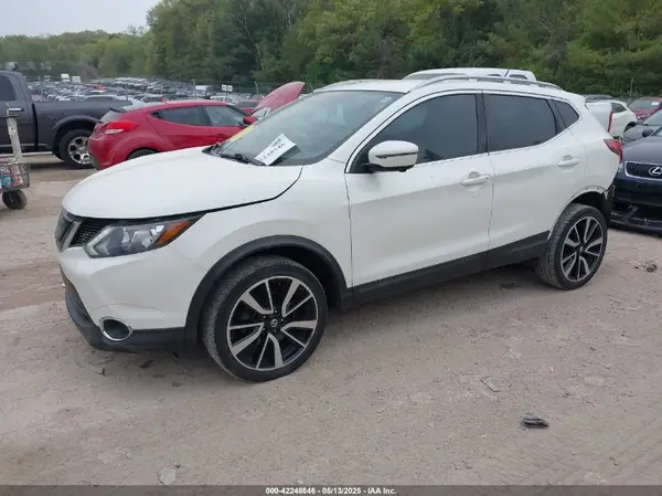 JN1BJ1CP5JW164818 2018 NISSAN ROGUE - Image 2
