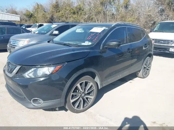 JN1BJ1CP5JW184017 2018 NISSAN ROGUE - Image 2