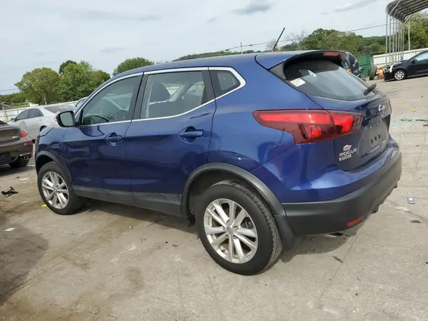 JN1BJ1CP5JW189881 2018 NISSAN ROGUE - Image 2