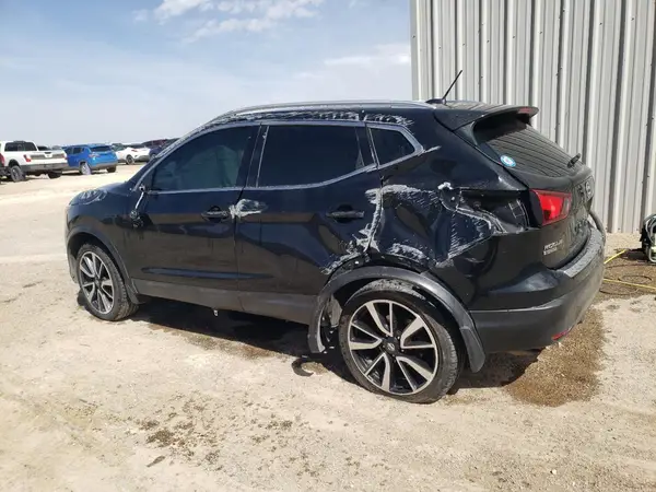 JN1BJ1CP5JW500399 2018 NISSAN ROGUE - Image 2
