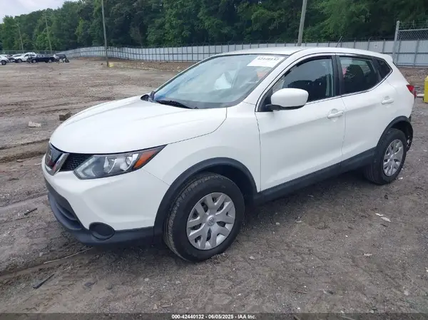 JN1BJ1CP5KW239647 2019 NISSAN ROGUE - Image 2