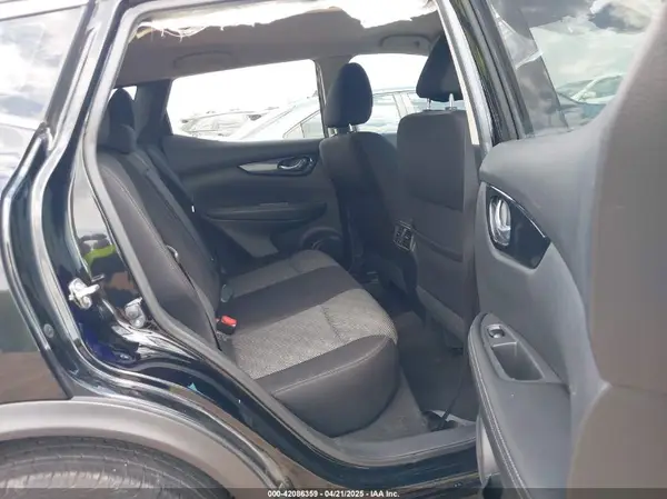 JN1BJ1CP5KW524557 2019 NISSAN ROGUE - Image 8