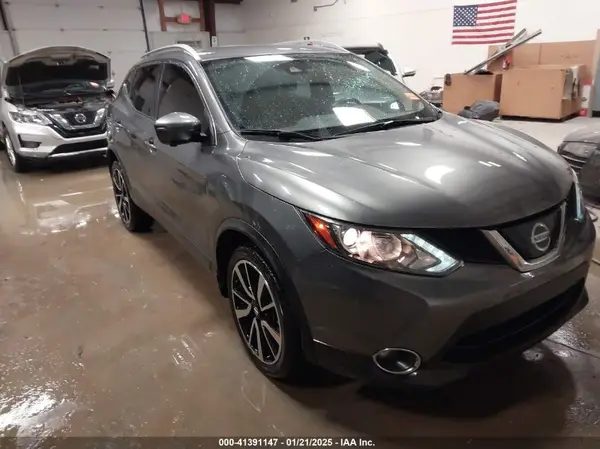JN1BJ1CP5KW526812 2019 NISSAN ROGUE - Image 1