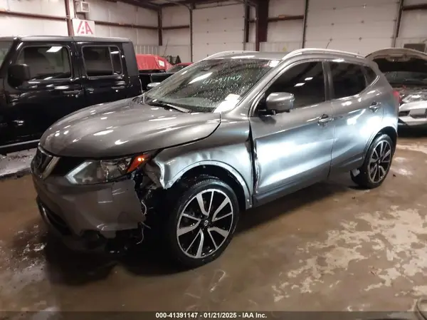 JN1BJ1CP5KW526812 2019 NISSAN ROGUE - Image 2
