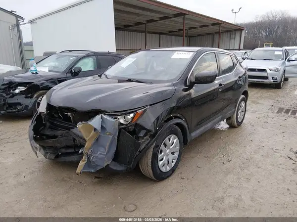 JN1BJ1CP6HW005204 2017 NISSAN ROGUE - Image 2