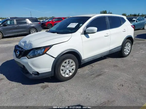 JN1BJ1CP6HW006398 2017 NISSAN ROGUE - Image 2